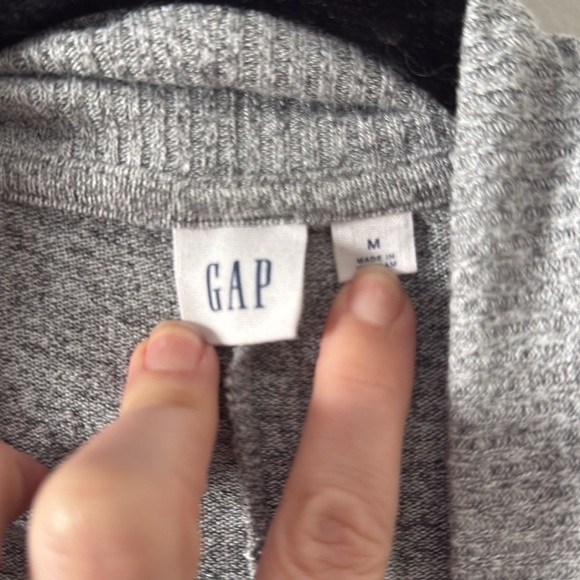 Gap, long sleeve long line open style gray sweater size medium - Picture 2 of 4